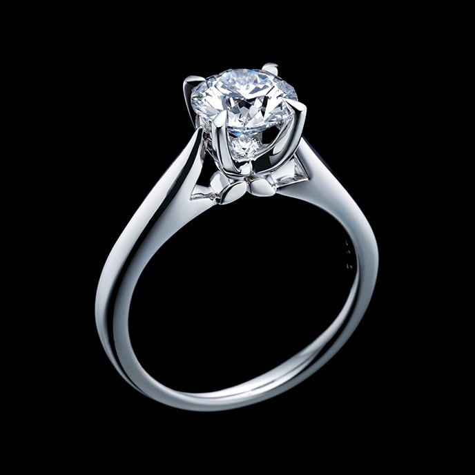 定番デザインから個性溢れるデザインまで 一生モノの婚約指輪 